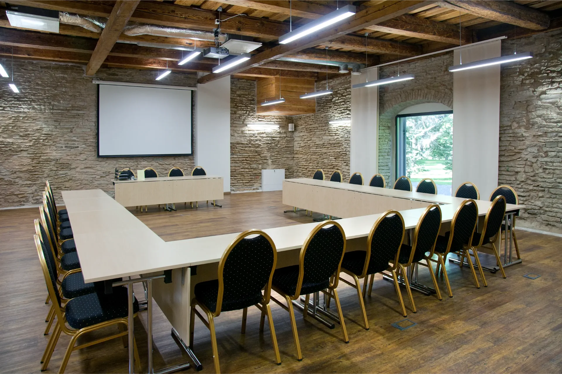 Commercial Lighting Solutions for the Modern Workplace